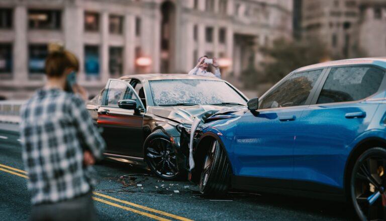 ¿Vale la pena contratar a un abogado para un accidente de coche?